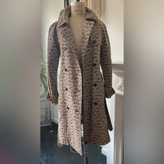 Beautiful Marc Jacobs Heavy Canvas Double Breasted Trench Coat. Half Lined With Bias Bound Seams. Nice Side Pockets And One Inside Pocket. It’s Such A Well Made Coat And Is In Excellent Condition. Double Breasted Trench Coat, A Well, Marc Jacobs, Double Breasted, Trench Coat, Jackets & Coats, Jackets For Women, Outfit Inspo, Canvas