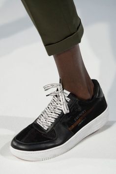 Yoshio Kubo Fall 2018 | EXCELSIORBLOG Approved footwear files.   #nycstyle #footwear #excelsiorstudios #fashion #excelsiorblog 90s Sports, White Nike Shoes, Nike Shoes Girls, Nike Shoes Air Max, Man Fashion, Mens Nike Shoes, Poker Cards, Menswear Fashion