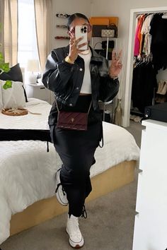 Fall Casual Outfits Women Work, Classy Happy Hour Outfit, Dinner Night Outfit Winter, Winter Dressed Up Outfits, Wide Leg Sweatpants Outfit Black Women, Chill Black Women Outfits, Fall Baddie Outfits Black Women, Sahm Outfits Fall, Fall Outfits Black Women 2024