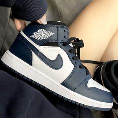 Streetwear Shoes Women Nike, Black Nike Shoes Aesthetic, Non-slip Jordan Shoes For Streetwear, Jordan Shoes Aestletic, Black Non-slip Jordan Shoes For Streetwear, Best Air Jordan 1, Cheap Jordan Shoes, Dream Shoe