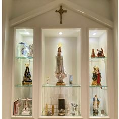 Bedroom Luxury Design, Dressing Table Mirror Design, Altar Catholic, Prayer Room Ideas