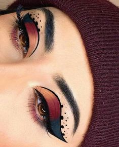 Make Up Ideas Creative, Glitch Makeup, Winter Eyeshadow, Witty Sayings, Cute Eye Makeup, Halloween Eye Makeup, Graphic Makeup, Unique Makeup, Dramatic Makeup