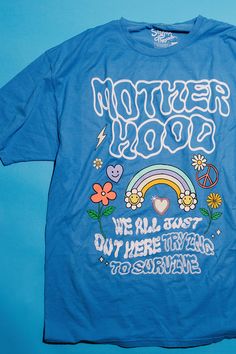 Sky Blue Motherhood, We all just out here trying to survive t-shirt. Garment dyed unisex t-shirt. Hannah is wearing a 2XL and is 5'8. See size chart below: Cool Mom Aesthetic, Edgy Mom Style, Cool Mom Style, Cool Mom Shirt, Trendy Mom Outfits, Casual Mom Style, Mom Aesthetic, Trying To Survive, Mom Graphic Tees