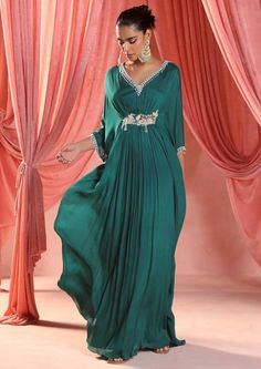 Full length draped kaftan, embellished on the neckline, sleeves and waist. Draped Kaftan, Dress Inspo, Kaftan Dress, Custom Tailoring, Asian Fashion, Emerald Green, Custom Sizing, Full Length, Emerald