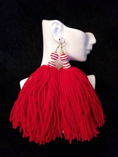 Red Tassel Yarn Earrings. Very Light weight and fashionable. Great with any Outfit or Occassion. Several Colors and Sizes available. Diy Yarn Earrings, Yarn Earrings, Tassel Diy, Diy Tassel Earrings, Mom Business, Diy Earrings Easy, Earrings Diy Handmade, Diy Fabric Jewellery, Fabric Jewellery