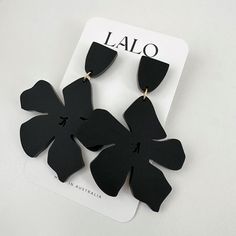 LALO | stunning 𝒏𝒆𝒘 Marisa Flower Statement earrings (matte black) Pairs perfectly with: * formal / black tie dress  * black bridesmaids dresses * monochromatic corporate outfits  Designed exclusively by LALO. Made in our home studio in Brisbane, Australia  Made with locally sourced, lightweight acrylic and surgical steel posts (studs). Suitable for most sensitive ears.  ♥ SAME-DAY DISPATCH* (order before 12pm aest for same day dispatch) ♥ FREE EXPRESS AU SHIPPING on orders over $50  ♥ intern Matte Black Elegant Jewelry For Formal Occasions, Elegant Matte Black Jewelry For Formal Occasions, Elegant Black Flower Earrings For Party, Elegant Black Flower Earrings For Wedding, Elegant Black Flower Earrings For Evening, Chic Black Earrings For Wedding, Flower Statement Earrings, Black Bridesmaids, Corporate Outfits