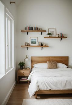 27 Eco-Friendly Bedroom Ideas For Men Guy Minimalist Bedroom, Boho Bedroom Men, Aesthetic Room Decor Men, Modern Wood Interior Design, Cozy Bedroom Men, Minimalist Bedroom Wood, Mens Apartment Bedroom, Interior Design Men’s Room, Man Room Ideas