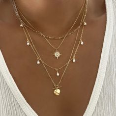 Soft Gold Jewelry, Outfit Jewelry Style, Necklace Stacking Ideas, Golden Jewelry Aesthetic, Gold Jewelry Aesthetic, Perfume Lotion, Starburst Necklace, Preppy Jewelry, Pretty Jewelry Necklaces