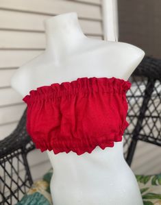 This tube top is made out of 100% linen, and great for spring/summer even fall with cardigan and jeans. Please don't hesitate to contact me if you have any questions regarding this product prior to your purchase. CARE:  Washing machine - white linen at 60 degrees, colored linen at 40 degrees. Use a mild soap.  Low tumble dry. Ironing is optional but for best softened linen look, do not iron, leave it creased.  All my fabrics are pre-shrunk in the washer and dryer .   NOTEWhy linen? Why not Linen is a textile made from the fibers of the flax plant. Linen is laborious to manufacture, but the fiber is very strong, absorbent, and dries faster than cotton. Garments made of linen are valued for their exceptional coolness and freshness in hot and humid weather. Red Tube Top, Cropped Tube Top, Top Crop, Top Summer, Green Top, Green Tops, Bandeau Top, Linen Top, Summer Clothes