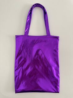 Metallic Purple Tote Bag Bridesmaid bag Purple Metallic Shoulder Bag Shopper Bag for Women Mother's Day gift Bachelorette Gift Shopping Bag Dimensions: 35 cm x 40cm 13.8 inches x 15.7 inches Purple Satchel Shoulder Bag Gift, Purple Shoulder Bag With Removable Pouch For Gift, Purple Pouch Bag For Shopping, Purple Shopping Pouch Bag, Purple Square Bag For Gift, Purple Tote Bag, Bridesmaid Bags, Bachelorette Gifts, Purple Bags