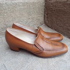 Vintage Pair Of Brown Leather Women's Stepettes Foot-So-Port Pumps/Shoes (Size 6.5 Aaaa/2a). Please Look At All The Pictures For They Best Describe The Item And Its Condition. The Shoes Are In Excellent "Unworn" Vintage Condition. They Still Have The Sticker Inside One The Shoes (Very Narrow). They Are A Size 6.5 Aaaa/Aa. Cp0135. Insoles Are Made Of Man Made Material. The Exact Height Of The Heel Is 1 5/8". Awesome Pair Of Old Vintage Shoes (Never Been Worn). Do Not Come W/ Original Box Retro Closed Toe Formal Loafers, Retro Closed Toe Loafers For Formal Occasions, Classic Slip-on Heels For Galas, Retro Formal Closed Toe Loafers, Classic Slip-on Court Shoes With Round Toe, Old Lady Shoes, Seventies Fashion, Oc Art, Shoes Size 6