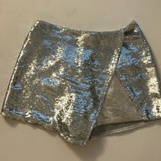 Brand New With Tags, Mia And New York Size Medium Girls Silver Sequin Skirt/Skort. Sparkly Skirts, Sequin Skort, Silver Sequin Skirt, Sparkly Skirt, Silver Shorts, Silver Sequin, Blue Shorts, Kids Bottoms, Bangkok