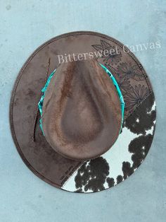 This boho western hat would be perfect with just about any outfit. It is a stiff hat, made of high quality vegan suede, meant to hold its shape.  If you'd like completely custom design instead, please go to this link to order one made just for you! https://etsy.me/3rod0CN 💜 H A T   S I Z I N G   Tightening band inside  Hat Circumference: 20.5-23" Brim Width: 4" Extra large size available, upon request  💜 S H I P P I N G Turnaround time can take 2-3 weeks depending on how many orders I have, an Burned Western Hats For Women, Hat Band Ideas, Womens Western Hats, Burned Hats, Cowboy Hat Design, Cowboy Hat Styles, Hat Burning, Custom Cowboy Hats, Cowboy Hat Bands