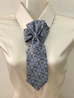 NEW! Tie women's. 100% silk Italy. Collar, necktie. Hand-made. The tie is ready to wear, the knot is tied and sewn on.  There is no need to tie anything. It is put on and fastened with a button (clasp). The product is unique because it is always hand-made, and then never find the same tie in all over the world. Womens Ties, Tie A Necktie, Necktie Crafts, Diy Jewelry Making Tutorials, Tie Crafts, Tie For Women, Tie Women, Neck Accessories, Women's Tie