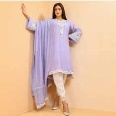 Flower Sleeve Design, Latest Sleeve Design, Lace Kurti, Pakistani Cotton Suits, Pakistani Attire, Cut Work Embroidery, Pakistani Beauty, Suits Style, Indian Kurti