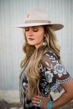 The Highway by Charlie 1 Horse - Silver Belly - Triangle T Boutique Southern Outfits Classy, Country Glam Outfit, Western Chic Fashion, Western Glam, Classy Cowgirl, Cowgirl Style Outfits, Country Style Outfits, Western Wear Outfits, Boho Cowgirl