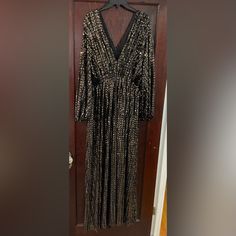 Halston Sequin Gown. Brand New With Tags. Runs Big. Halston Iconic Dresses, Halston Vintage Evening Dress, 1970s Halston, Halston Spring 1998, Vintage Halston Dress 1970s, Halston Dress, Halston Heritage, Sequin Gown, Size 8 Dress