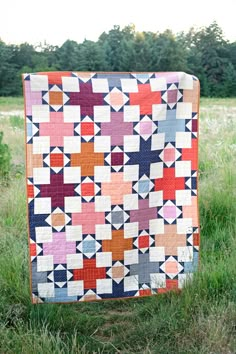 This listing is for the Hazel Quilt PDF Pattern. This quilt is fat quarter friendly and works well with a wide variety of fabric combinations. The pattern has directions for three sizes: Baby Size: 36" x 36" Lap Size: 54" x 72" Twin Size: 72" x 90" Coloring sheets for each size of the pattern are available for free download here. I highly recommend using the coloring sheet to plan out your fabric placement before you begin making your quilt. This pattern is a PDF and it will be sent to your emai Table Quilts, Fabric Combinations, Patchwork Quilting, Embroidery Patterns Free, Star Quilts, Scrappy Quilts, Quilting Crafts, Hand Embroidery Patterns, Scrap Quilts