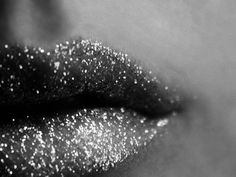 lovethem. Sparkle Lips, Black And White Photograph, Makeup Mascara, Foto Poses, Shine Bright Like A Diamond, Make Me Up, Glitz And Glam