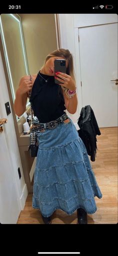 Denim Skirt Country Outfit, Formal Skirts, Mode Country, Styling Skirts, Outfit Botas, Cowgirl Look