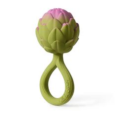 Oli&Carol Artichoke Rattle Toy is the GREENEST RATTLE IN THE MARKET! Its exterior is made of 100% natural rubber, and inside are upcycled cherry seeds that turn this teether into a rattle. 2 in 1! Oli&Carol Artichoke Rattle Toy Details: Sound made from upcycled cherry seeds! Calm babies down with the sounds of nature! Easy to grasp, hang & take everywhere! Made of 100% natural rubber, Baby Zintuiglijk, Cherry Seeds, Teething Gums, Baby Toys Rattles, Baby Teethers, Developmental Toys, Baby Sensory, Natural Latex, Baby Rattle