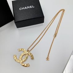 PRODUCT��DETAILS Includes Shipping bags, dustbag sleeper, care manual, booklet, tag.Material: Sterling gold over stainless steel Black Beads Mangalsutra, Holiday Necklace, Luxury Necklace, Timeless Handbag, Evening Clutch Bag, Bags Designer Fashion, Exclusive Bag, Black Beads, Fashion Statement