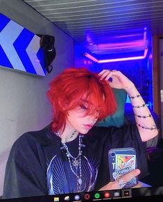 Muka Lelaki, Short Red Hair, Bright Red Hair, Dyed Hair Inspiration, Fluffy Hair, Short Hair Haircuts, Hair Inspo Color, Grunge Hair