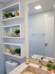 Banheiro social decorado branco decoração apartamento Small Bathroom Remodel Farmhouse, Bathroom Remodel Farmhouse, Decor Small Bathroom, Small Bathroom Design Ideas, Fall Bathroom Decor, Bathroom Furniture Modern, Fall Bathroom, Washroom Decor, Bathroom Decorating Ideas