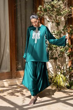 Aja Sania Maskatiya, Teal Shirt, Pants Model, Designer Name, Eid Collection, Pakistani Dress Design, Fashion Consultant, How To Dye Fabric, Pakistani Dresses