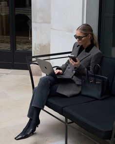 Pantsuit Outfit Aesthetic, Psychologist Career Aesthetic, Nyc Business Woman, Career Mood Board, Work Trip Aesthetic, Billionare Woman Aesthetic, Working Women Aesthetic, Business Lady Aesthetic, Female Boss Outfit