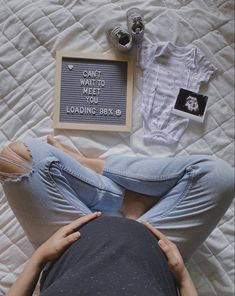 #babyloading #momstobe #lovely #baby #babyboy Weekly Pregnancy Photos, Diy Maternity Photos, Baby Bump Photoshoot, Baby Bump Pictures, Pregnancy Belly Photos, Cute Pregnancy Pictures, Vogue Kids, Maternity Photography Poses Couple, Pregnancy Photos Couples