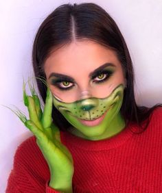 Halloween Makeup Grinch, Female Grinch Makeup, Grinch Makeup Look, Grinch Christmas Makeup, Christmas Makeup Grinch, Grinch Face Makeup, Christmas Sfx Makeup Ideas, Sfx Christmas Makeup