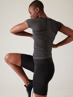 FOR: Medium to high impact workouts at the gym, studio, or outdoors FEEL: Seamless construction for maximum comfort and minimal chafing FAVE: Hydrogen odor-controlling yarns keep your favorite styles unstinkable and fresher for longer Grippers at inner hem to prevent it riding up Fitted next to the body Body length in size medium: Regular: 26"  Body length in size Plus/2X: Regular: 26". Seamless Technical Workout Activewear, Technical Compression Activewear With Seamless Construction, Compressive Sportswear T-shirt For Workout, Sporty Compression Activewear With Seamless Design, Sporty Compression Seamless Activewear, Seamless Medium Support Activewear For Workout, Compression Seamless Sportswear, Medium Support Seamless Activewear For Workout, Workout Activewear With Seamless Design And Medium Support