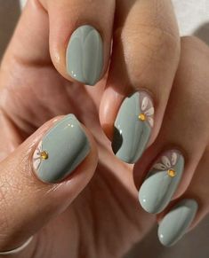 Sage Green Gel X Nails, Matcha Green Nail Design, Green And Blue Nail Art, Sage Green Nails With Flowers, Nails With Sage Green, Sage Nails Design, Simple Green Nails, Nail Inspiration Simple, Green And Blue Nails