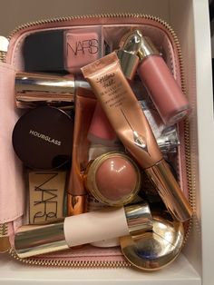 Nars| Rare beauty| Charlotte Tilbury| Hourglass| Mascara Maybelline, Makeup Bag Essentials, Smink Inspiration, Makeup Needs, Make Up Looks, Rare Beauty, Makeup Obsession, Luxury Makeup, Makeup Items