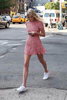 Street Style Summer Outfits, 90s Outfits, Fashion Dictionary, Blogger Street Style, Elsa Hosk, Street Style Trends, Outfit Trends, Street Style Summer, Skirt Style