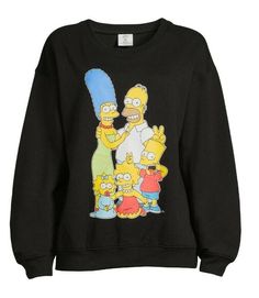 Juniors - The Simpsons Sweat Shirt Sweatshirt- New with Tags - Black (the tags are attached, but have ben cut, as these were originally to be used in an event, but were not used). Join Homer, Marge, Bart, Lisa and Maggie with this fun and colorful Graphic Sweatshirt. An easy way to show your love for all things Simpsons, this comfy fleece sweatshirt keeps the cool in your casual look. Material: 60% Cotton/40% Polyester Care: Machine washable Country of Origin: Imported Size: Model is 5'10" and i Casual Long Sleeve Fan Merchandise Tops, Casual Long Sleeve Tops For Fan Merchandise, Casual Long Sleeve Tops With Character Print, Cotton Long Sleeve Tops For Fan Merchandise, Pop Culture Cartoon Print Sweatshirt For Winter, Winter Pop Culture Sweatshirt With Cartoon Print, Cotton Cartoon Print Sweatshirt For Streetwear, Pop Culture Winter Sweatshirt With Character Print, Black Pop Culture Crew Neck Hoodie