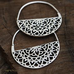 ♥ POSTFREE23 Discount: fast Free delivery when you spend ₪250 up ◆size: M 35/35 m"m ◆material- Silver-plated brass, is an alloy of copper and zinc, it is free of nickel and lead, and coated with silver brass (better not to wash) ◆to see more hoop earrings, here>> https://www.etsy.com/il-en/shop/Magneticajewelry ◆All of our jewelry is shipped in a reusable gift box🎁 Thanks for visiting Magnetica: Stay updated!  ◆I n s t a g r a m #Magneticajewelry https://www.instagram.com/Magneticajewelry ◆P I Brass Hoop Earrings, Brass Hoops, Jewelry Earrings Hoops, R A, Artisan Jewelry, Etsy Accessories, Hoop Earrings, Jewelry Earrings, Accessory Gift