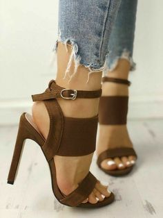 Heel Sandals Outfit, Daily Shoes, High Heeled Sandals, Fabulous Shoes