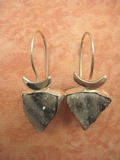 Drusy Triangles Earrings Elegant Silver Crystals With Natural Stones, Silver Crystals With Natural Stones, Silver Mineral Crystal With Natural Stones, Silver Mineral Crystal With Raw Stone, Pepper Color, Triangle Earrings, Quartz Crystals, Healing Powers, Triangles