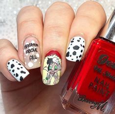 Over 35+ Disney Villain Nails Disney Villain Nails, Villain Nails, Maleficent Nails, Disney Nail Designs, Mickey Nails, Dragon Nails, Queen Nails, Love Or Hate, Nail Designs Tutorial