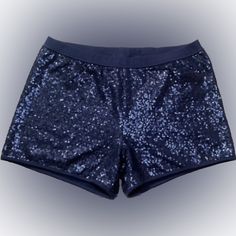 Brand New Wo Tags Aerie Short Shorts Sequins With Lining Blue Color Size Medium Stretchable Looks Great With Tall Boots ! Bundle And Save Shipping ! Blue Shorts For Night Out, Casual Blue Shorts For Party, Aerie Shorts, Dressy Shorts, Short Shorts, Tall Boots, Looks Great, Blue Color, Size Medium