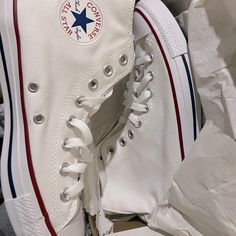 White Converse Brand New In Box White Sneakers Converse, White Converse Aesthetic, White Hightop Converse, Converse Shoes Aesthetic, 2016 Aesthetic, Converse Hightops, Cute Converse Shoes, Tenis Converse, Converse Aesthetic