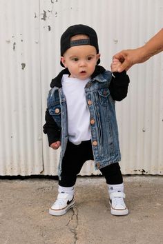 Toddler Boy Jean Jacket Outfit, Toddler Skater Boy Style, Skater Baby Boy Outfits, Boys Ootd, Boys Jean Jacket, Black Jeans Boys, Baby Boy Jeans