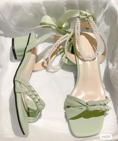 Heels Aesthetic, Pearl Shoes, Kawaii Shoes, Classy Shoes, Green Heels, Cute Heels