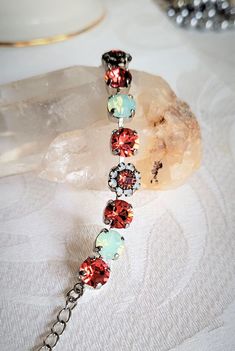 Crystal Bracelet Padparadscha and Chrysolite Opal Flower - Etsy Bracelet Gift Box, Everyday Bracelet, Silver Chain Style, Boho Bracelet, Bracelet Boho, Necklace Online, Flower Bracelet, Tube Beads, Crystal Bracelet