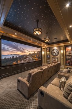 Street Style Room Ideas Dream Movie Room, Cozy Home Theater Ideas, Home Theater Aesthetic, Mini Home Theater Design, Movie Rooms In House, Home Theater Rooms Luxury, Home Theater Ideas Luxury, Modern Theater Room, Home Theater Seating Ideas