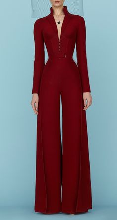 Ulyana Sergeenko Red Jumpsuit Outfit Classy, Convocation Outfit, Ulyana Sergeenko, Classy Outfits For Women, Stylish Work Attire, Looks Party, Woman Suit Fashion, Elegante Casual, Classy Work Outfits