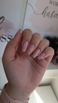 Golden Nails, Hello Nails, Subtle Nails, Nails Now, Polygel Nails, Casual Nails, Rose Gold Nails, Girls Nails, Best Acrylic Nails