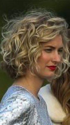 Spiral Perm, Short Hair Waves, Short Hair Images, Permed Hairstyles, Curly Hair Cuts